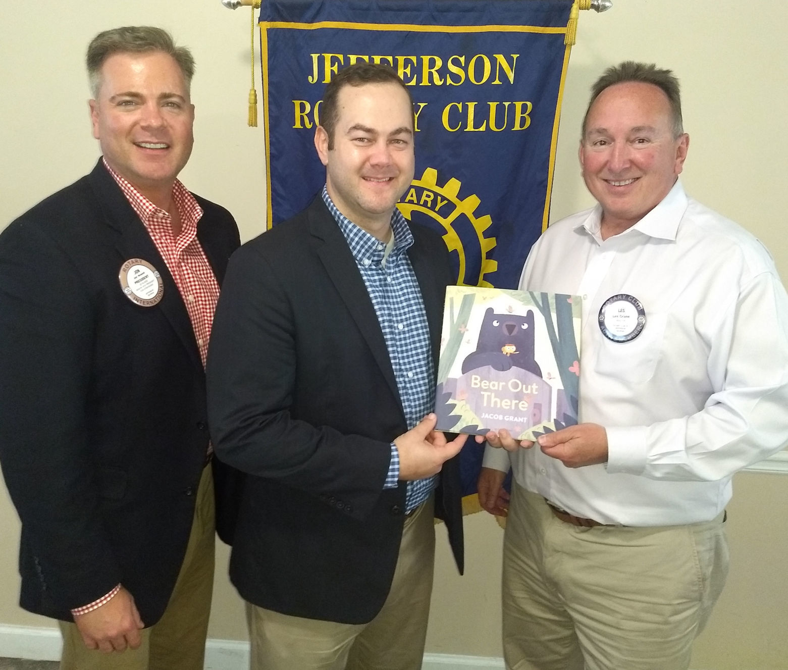 SPEAKS AT ROTARY MEETING